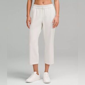 Lululemon Softstreme High-Rise Straight-Leg Cropped Pant 24